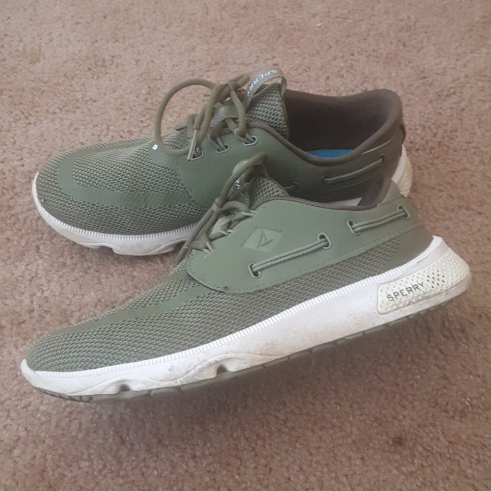 Tennis shoe style Sperry's